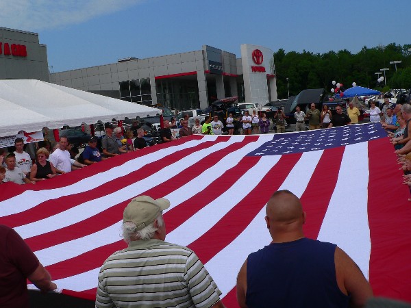 Huge flag at Lia car show 2011 Huge flag at Lia car show 2011